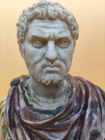 Busto de Caracalla en polvo de mármol con acabado policromado envejecido
