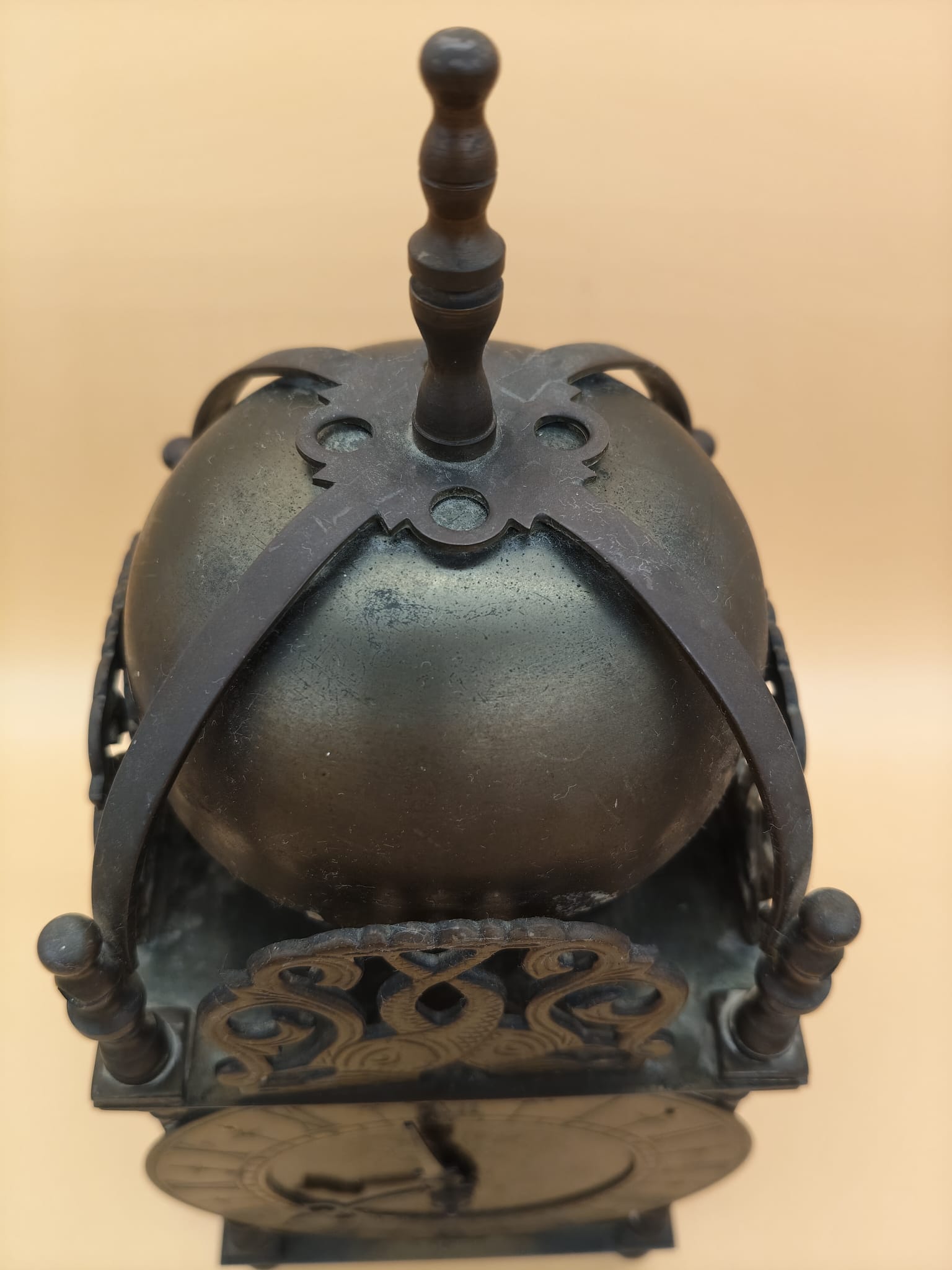 Reloj Smiths inglés de sobremesa acompañado de sus llaves