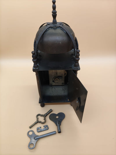 Reloj Smiths antiguo de latón con caja ornamentada