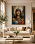 Lienzo de Cleopatra en vestidor de lujo con cómoda blanca y dorada